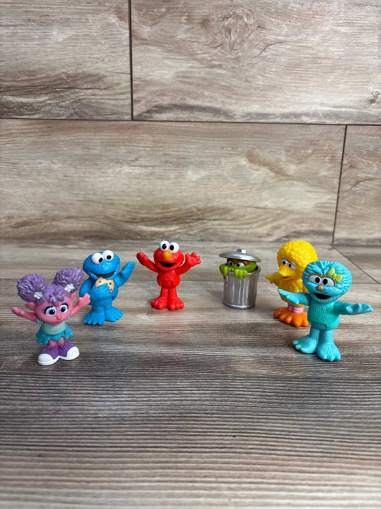 Just Play Sesame Street Neighborhood Friends 6pc Poseable Figurines