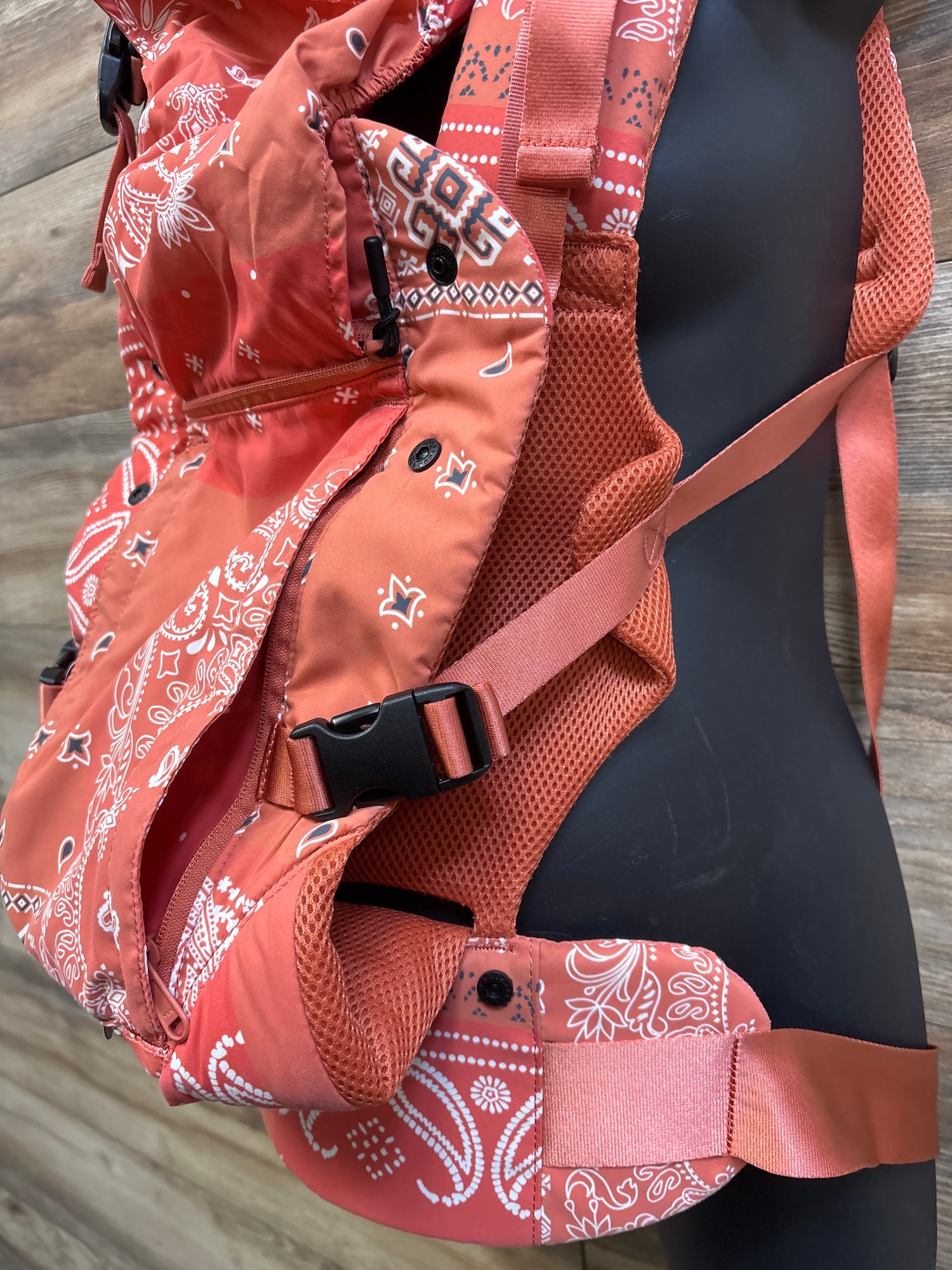 Colugo The Baby Carrier in Paisley Floral Print 7-33lbs