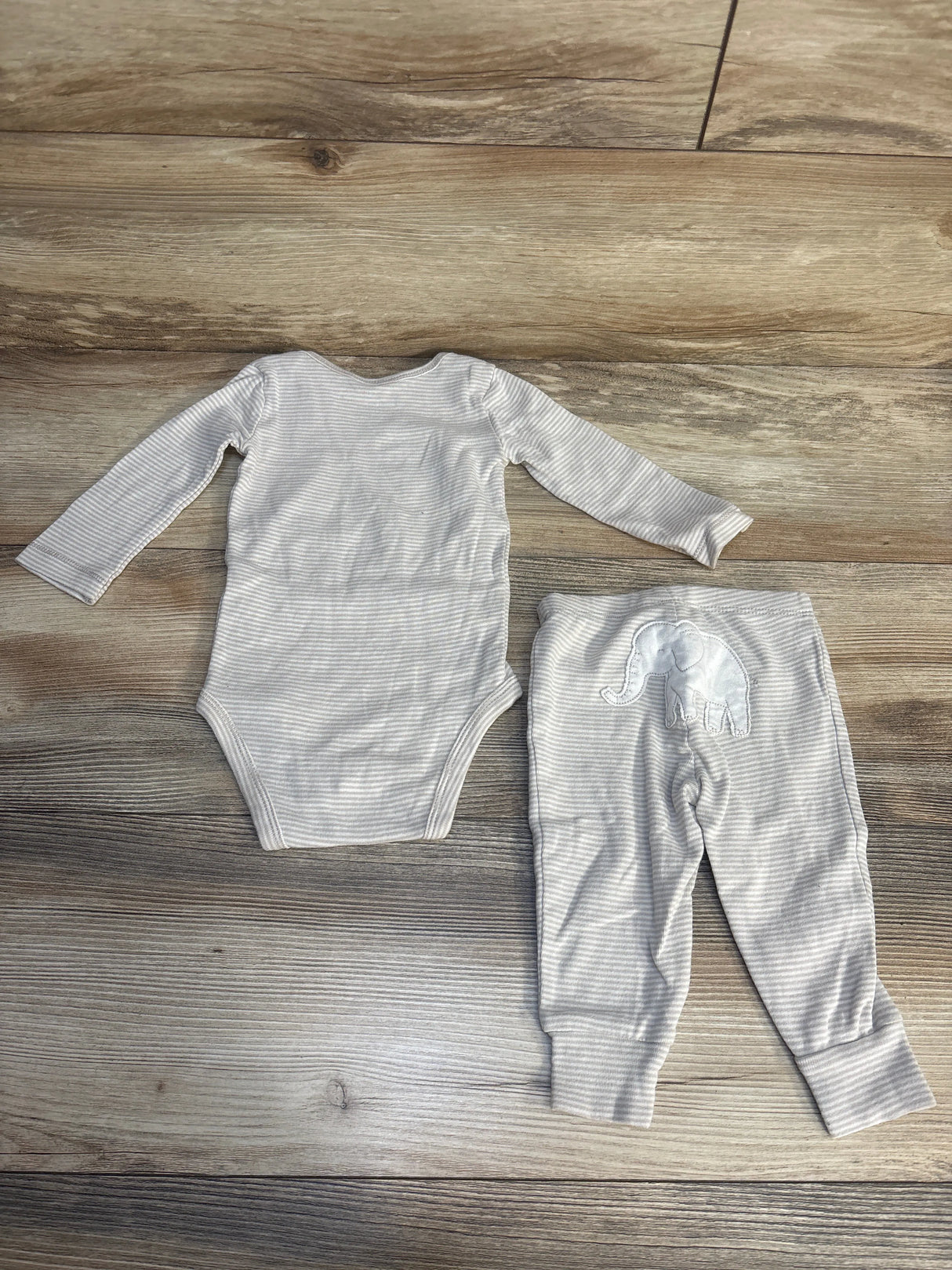 Carter's 2pc Striped Bodysuit & Bottoms Set Grey sz 6m