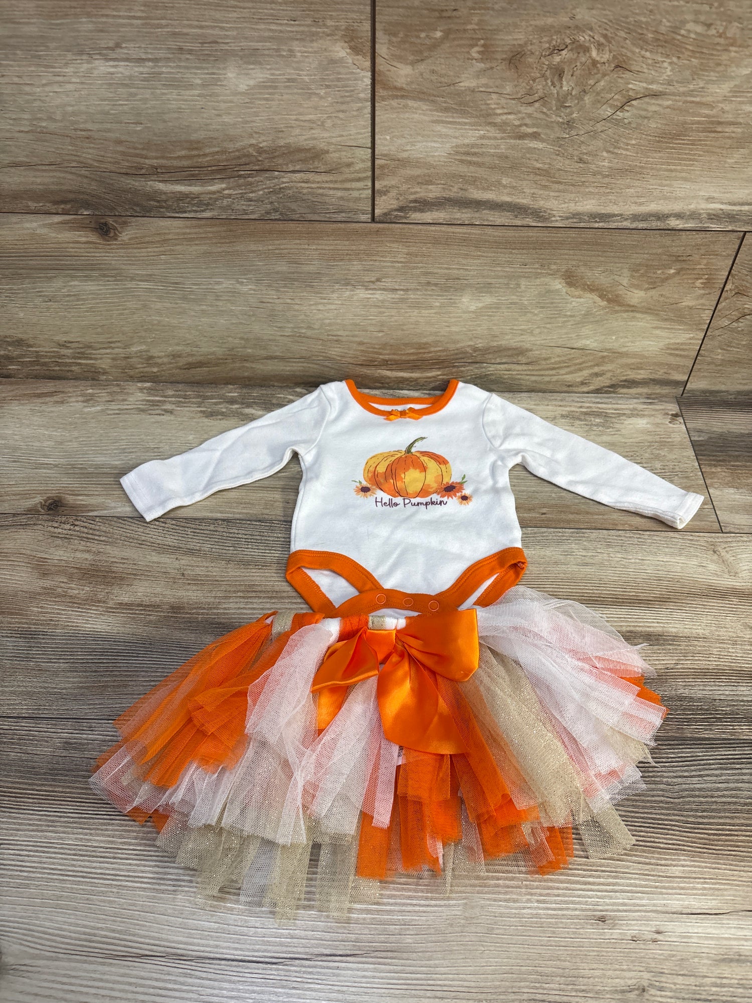 Baby Essentials 2pc Hello Pumpkin Bodysuit & Tutu Set White sz 6m