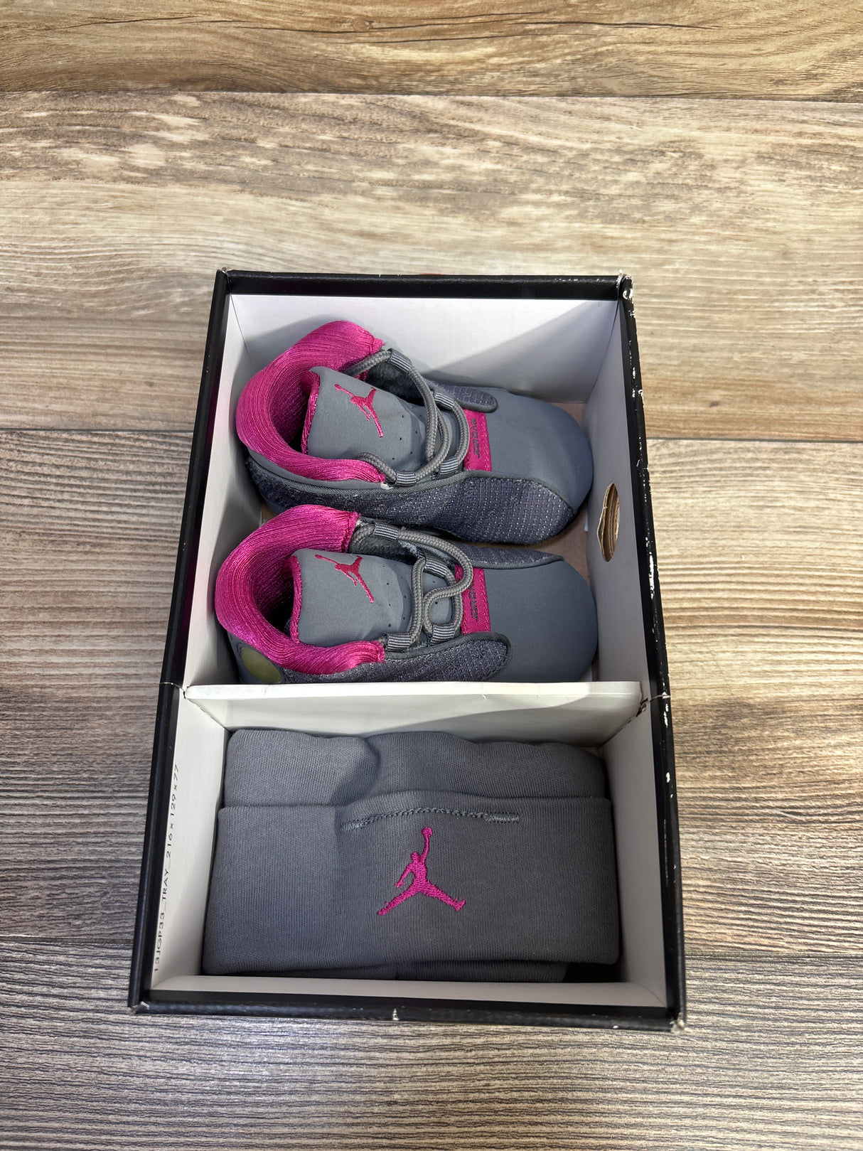 Air Jordan 13 Retro CB 'Hyper Pink' Sneakers & Hat Gift Pack Grey sz 3c