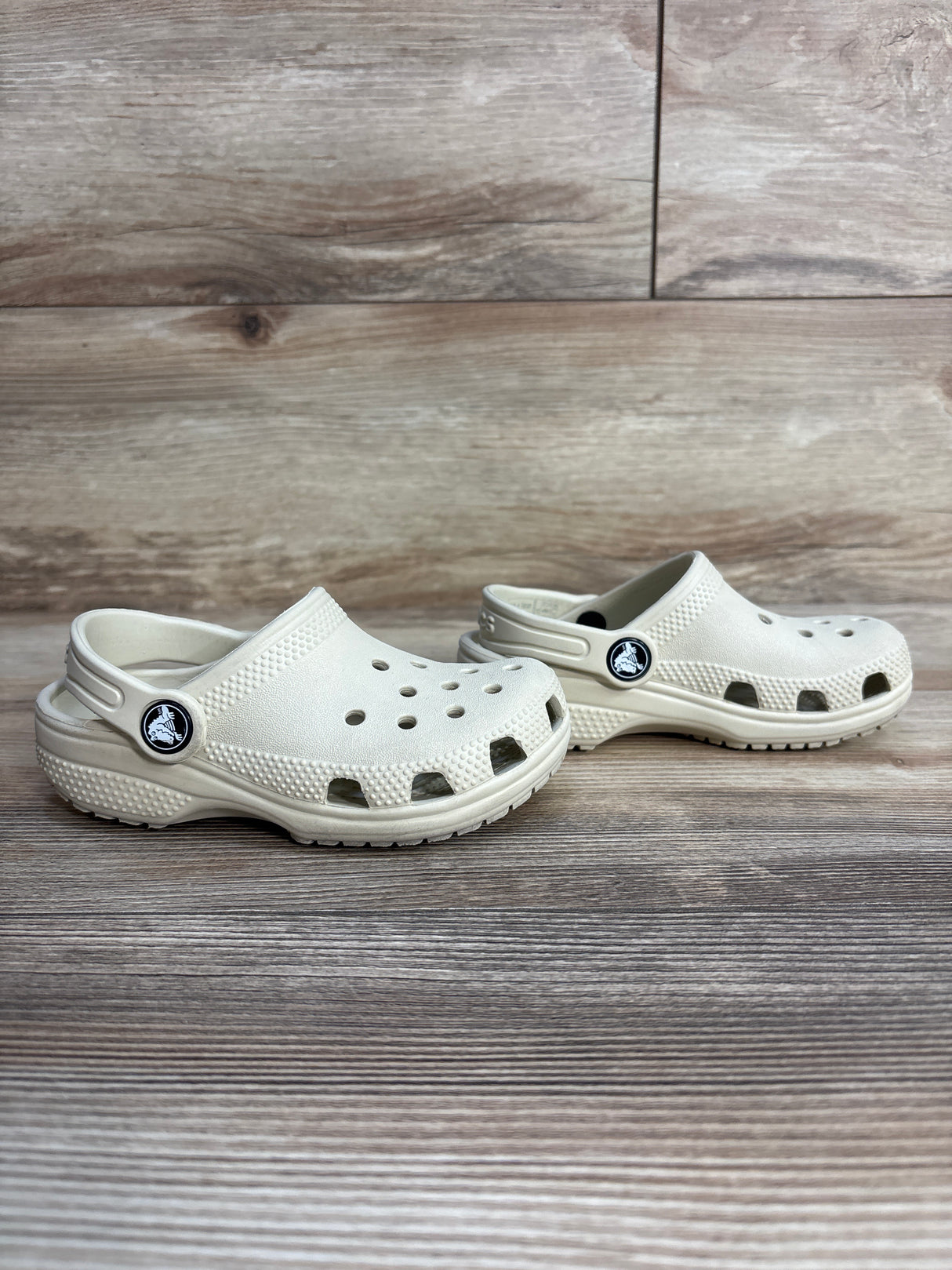 Crocs Classic Clogs Beige sz 9c