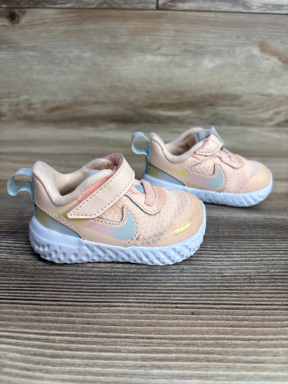 Nike Revolution 5 SE TD 'Crimson Tint Multi' Sneakers sz 2c