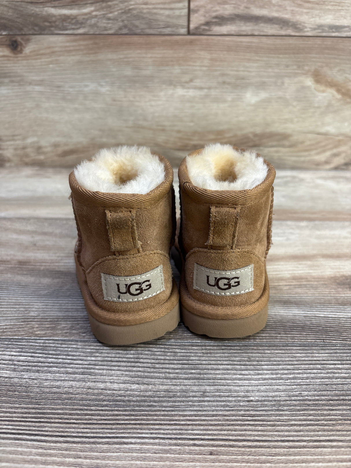 Ugg Kids Mini Classic II Boots Chestnut sz 6c