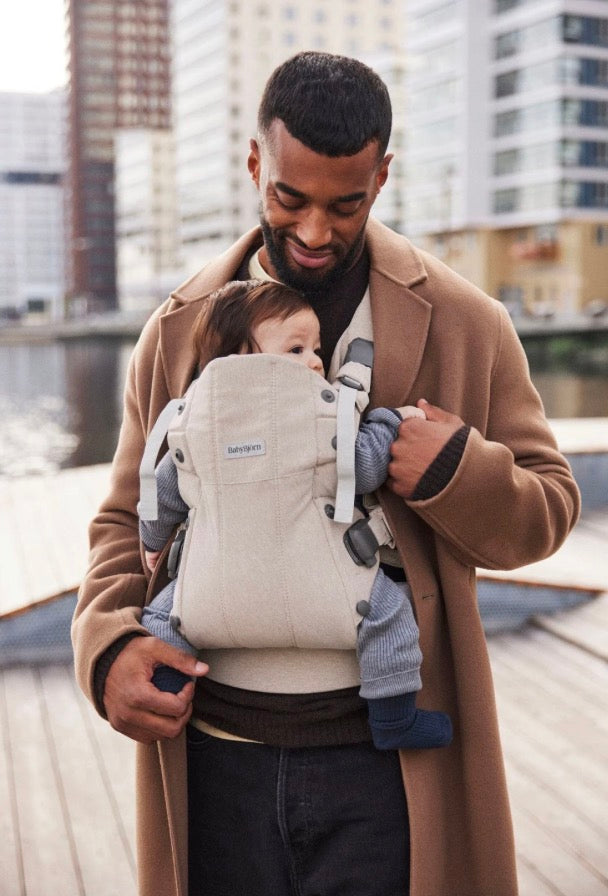 BabyBjörn Harmony Baby Carrier in Light Beige 7-40lbs
