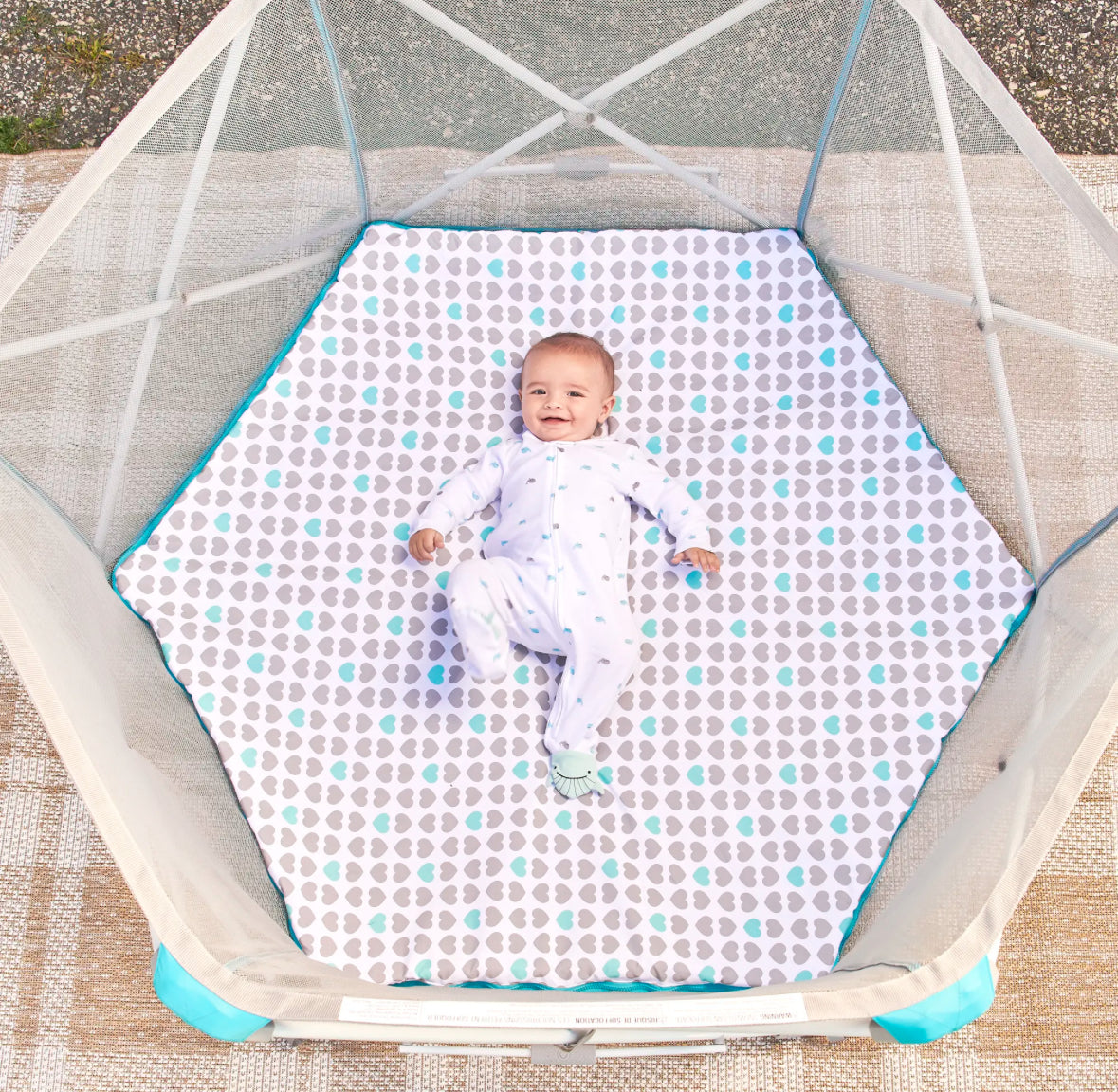 NEW Regalo Six Panel My Portable Play Yard Deluxe with Pad