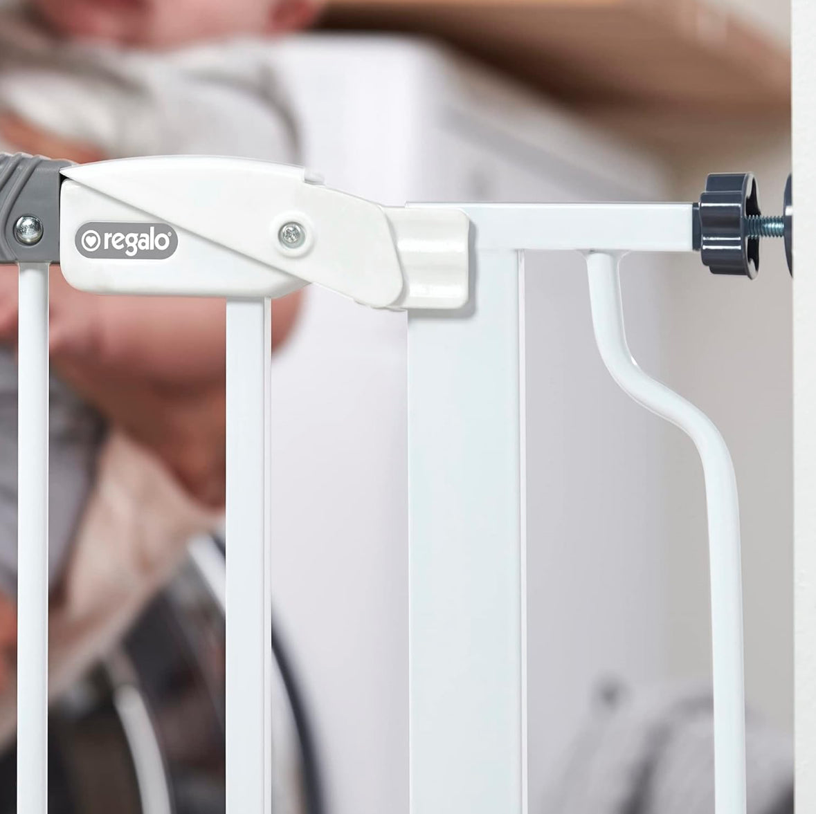 Regalo Easy Step Metal Walk-Through Gate White