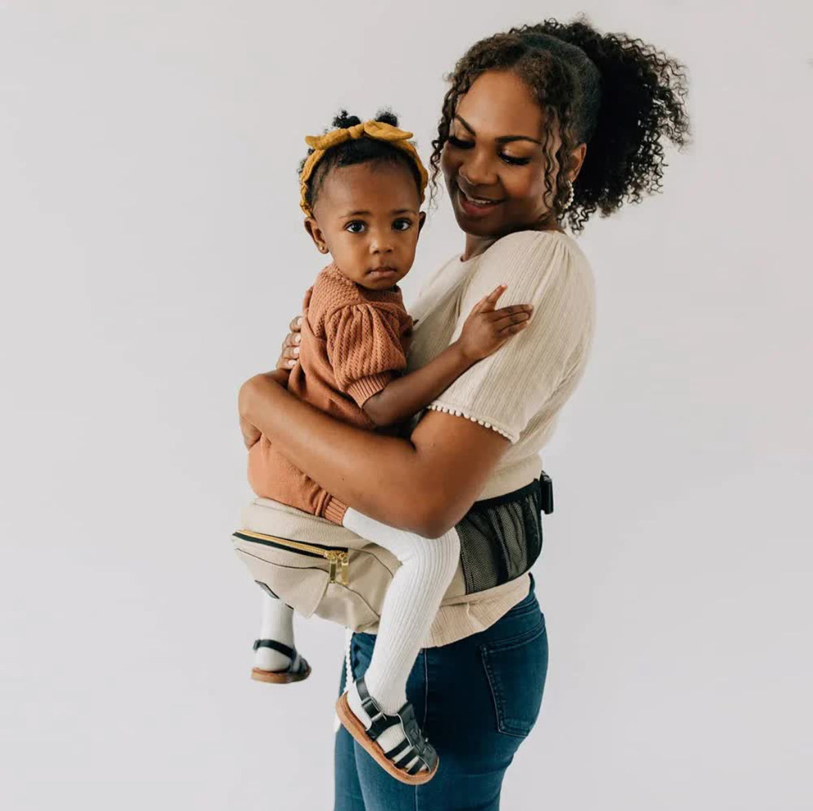 Tushbaby Hip Carrier in Vegan Leather Beige up to 45lbs