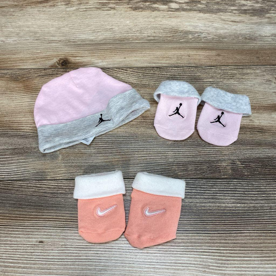 Nike 3pc Hat & 2 Pair Booties sz 0-6m - Me 'n Mommy To Be