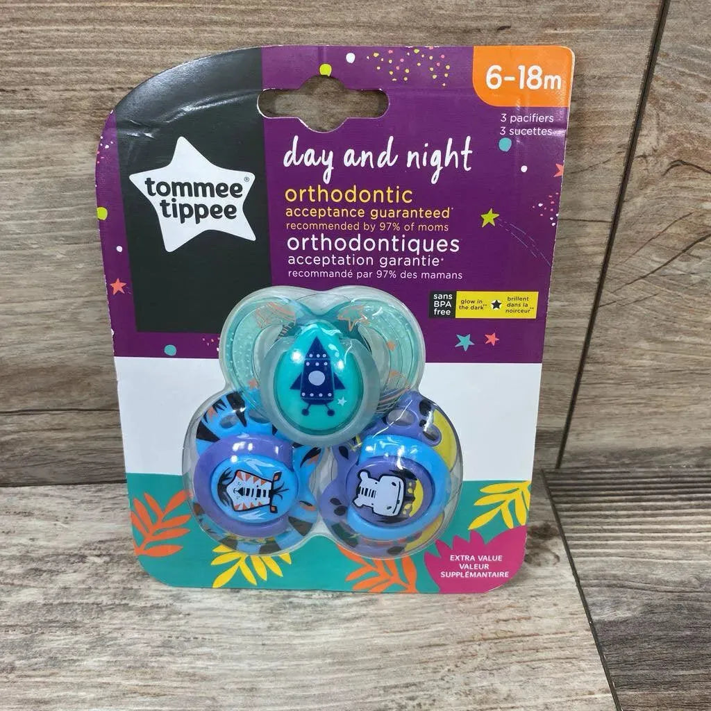 Tommee Tippee NEW 3Pk Day & Night Pacifiers 6-18m - Me 'n Mommy To Be