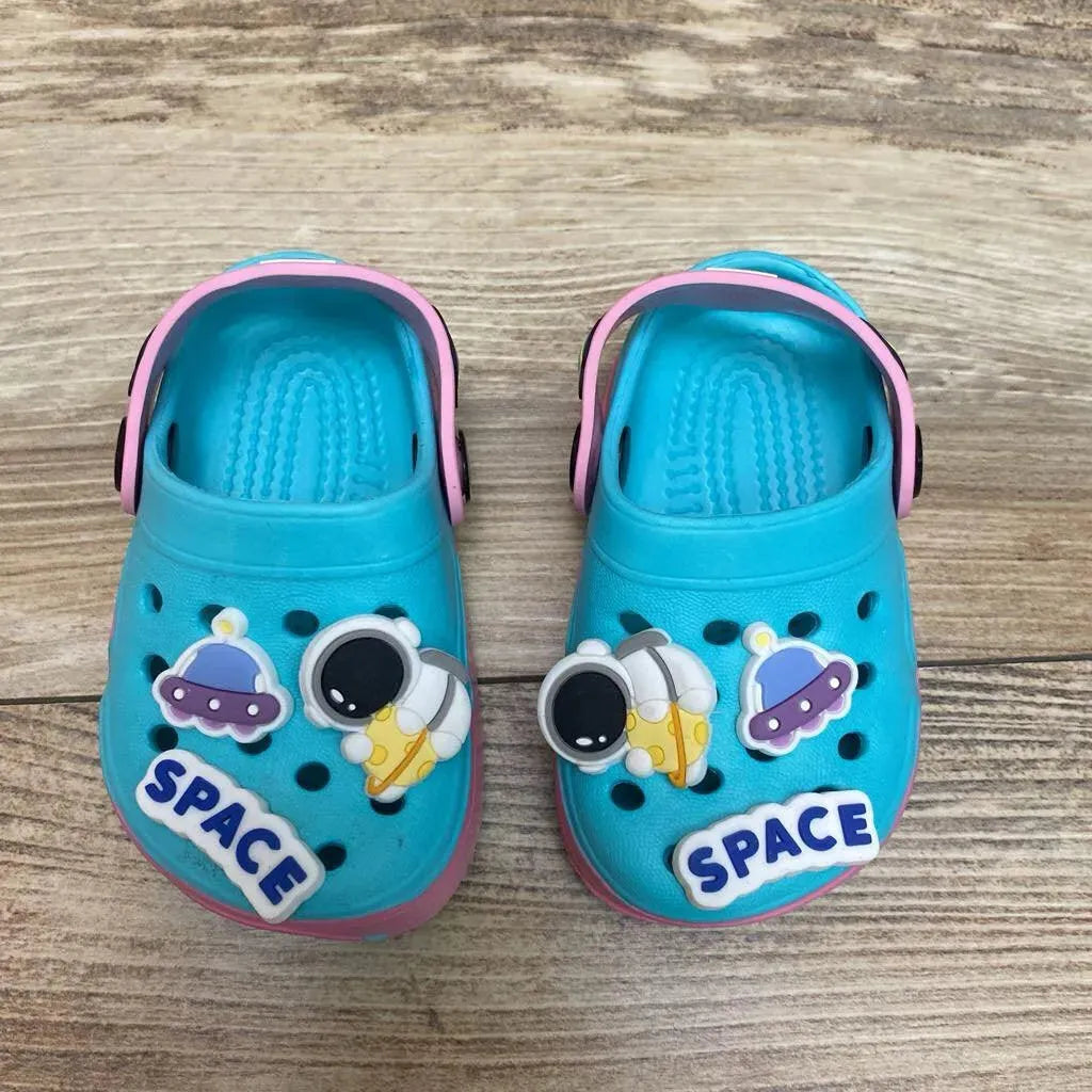 Clogs w Charms sz 3c - Me 'n Mommy To Be