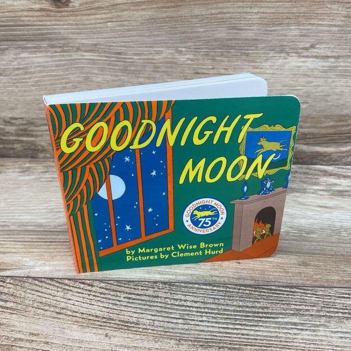 Goodnight Moon Board Book - Me 'n Mommy To Be