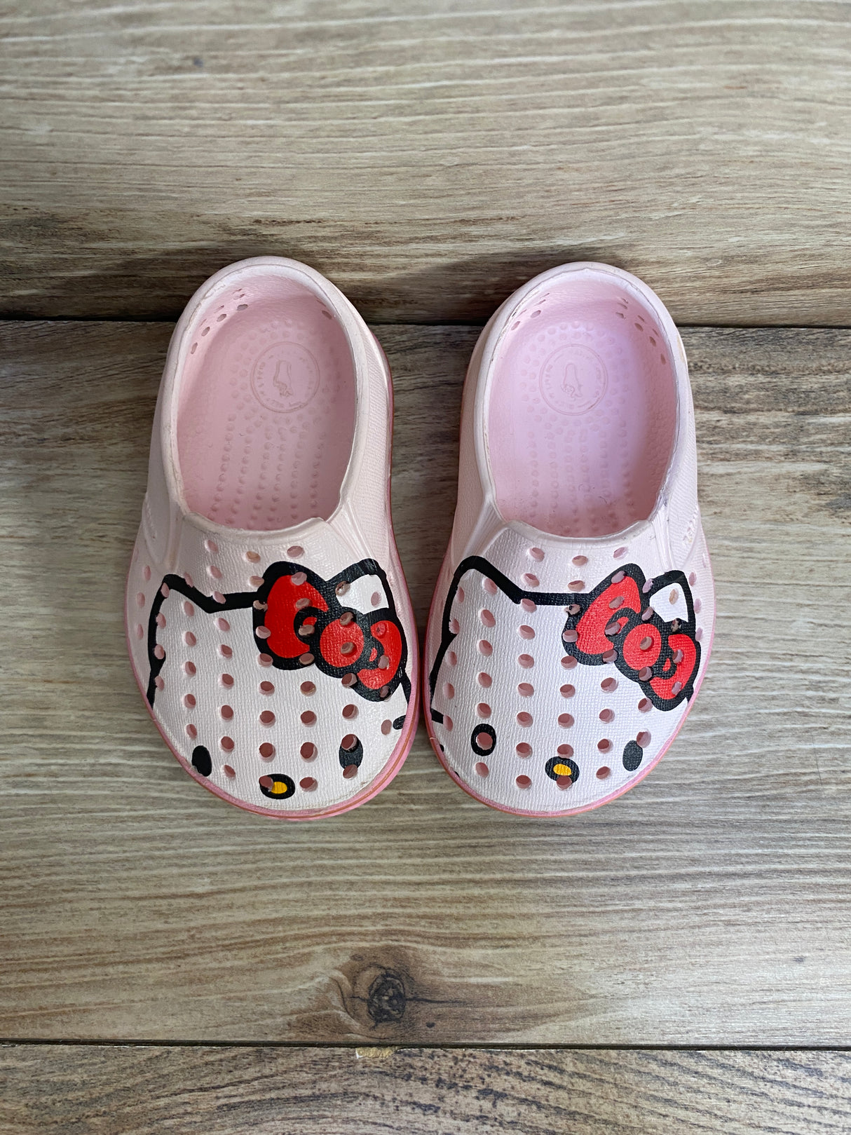 Navtive Miles Print x Hello Kitty Blossom Pink sz 4c