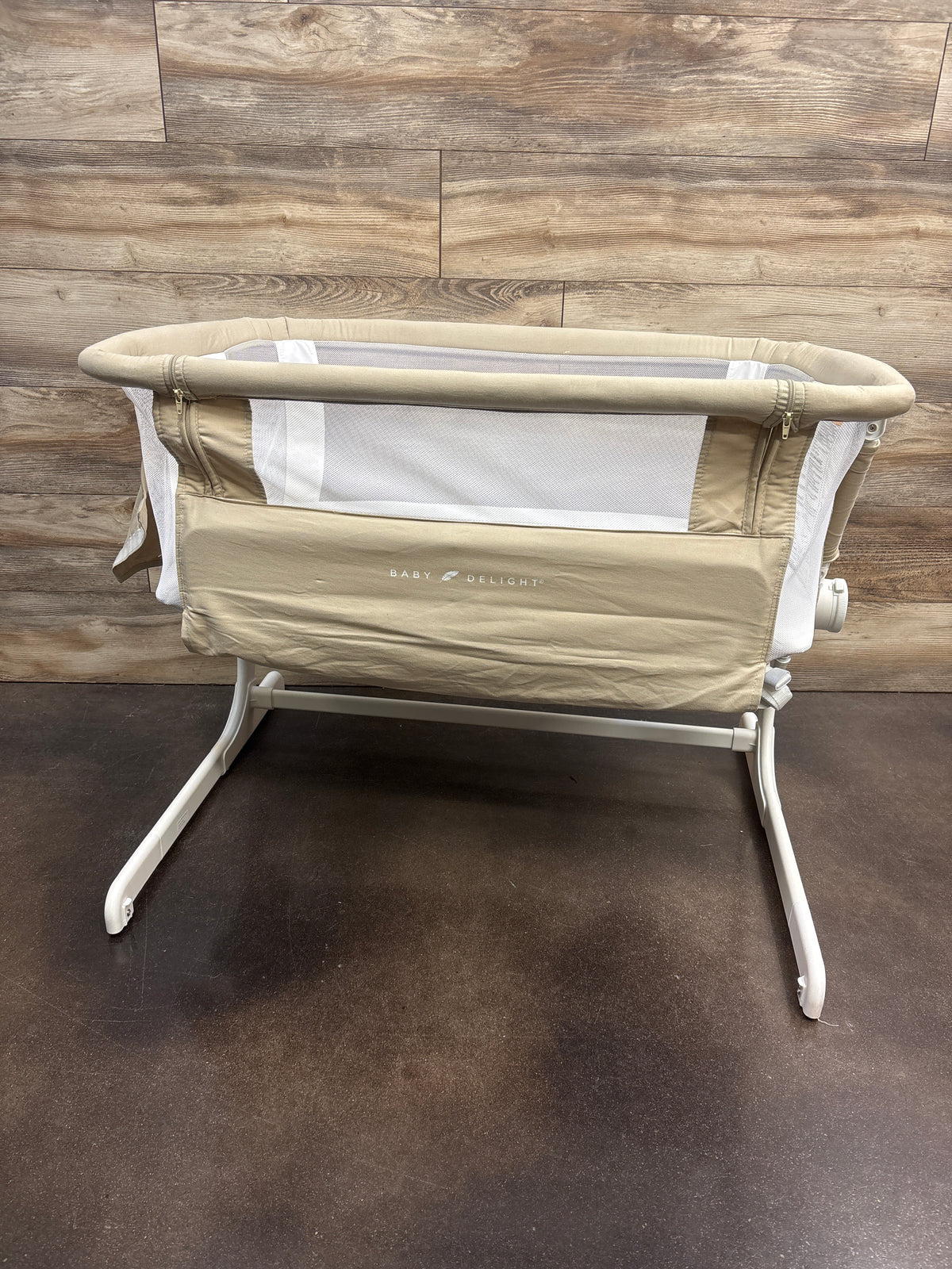 Baby Delight Beside Me Dreamer Bedside Bassinet in Oat