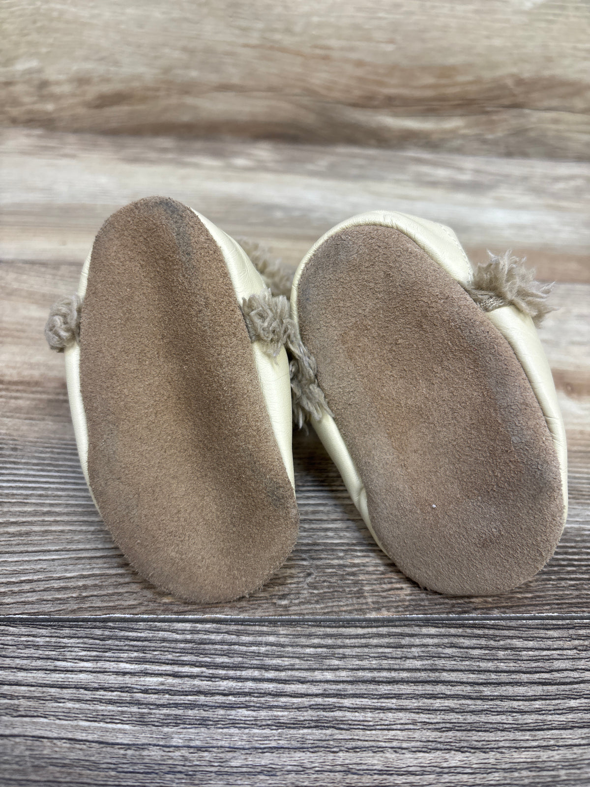 Robeez Classic Soft Sole Booties Cream sz 0-6m