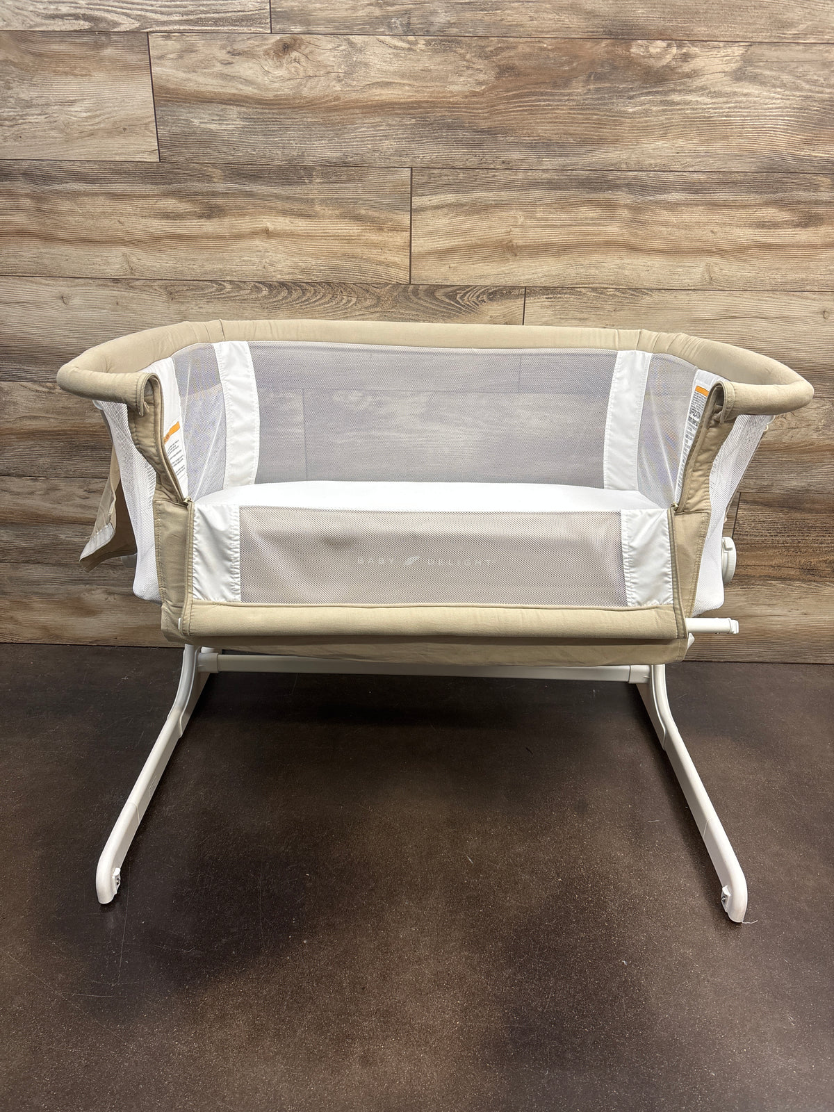 Baby Delight Beside Me Dreamer Bedside Bassinet in Oat
