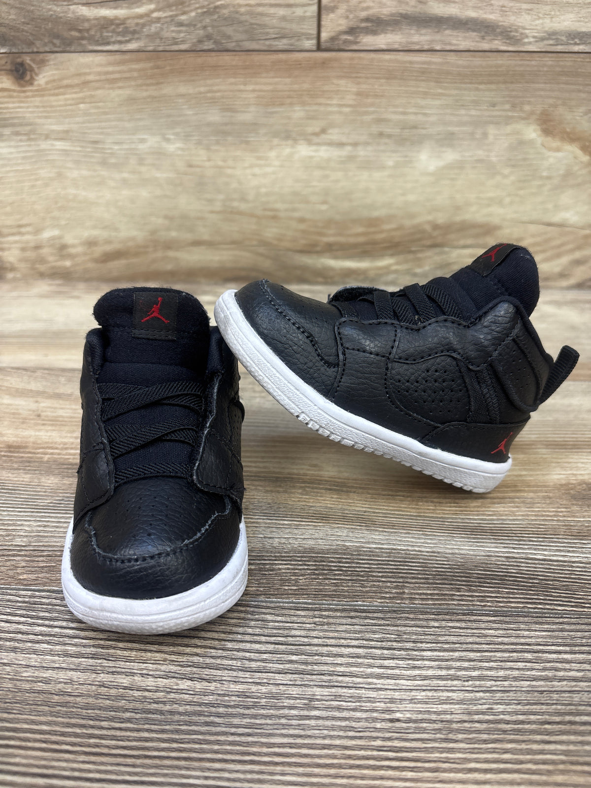 Air Jordan Access TD 'Black Gym Red' Sneakers sz 6c