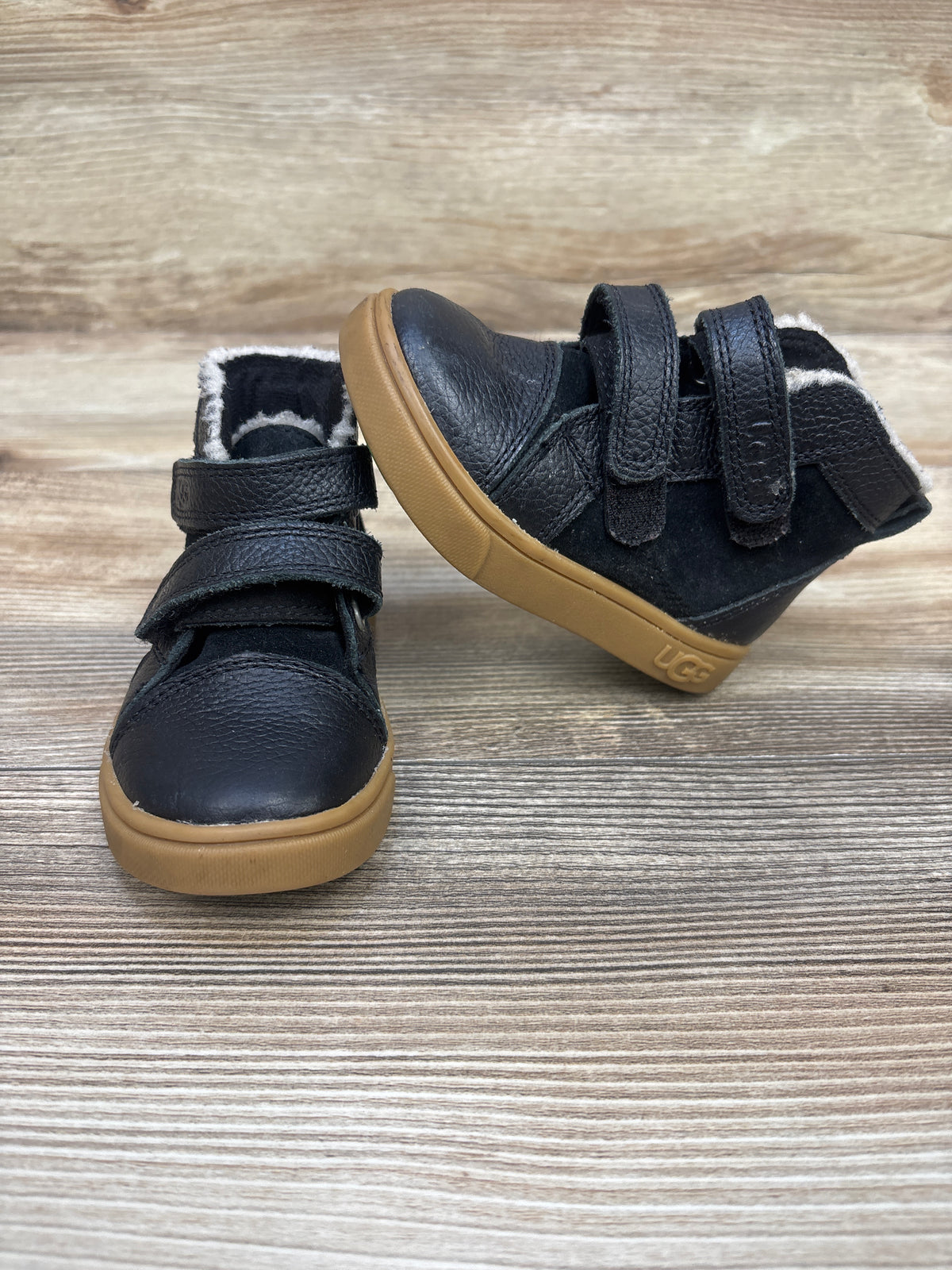 Ugg Rennon High Top Sneakers Black sz 6c