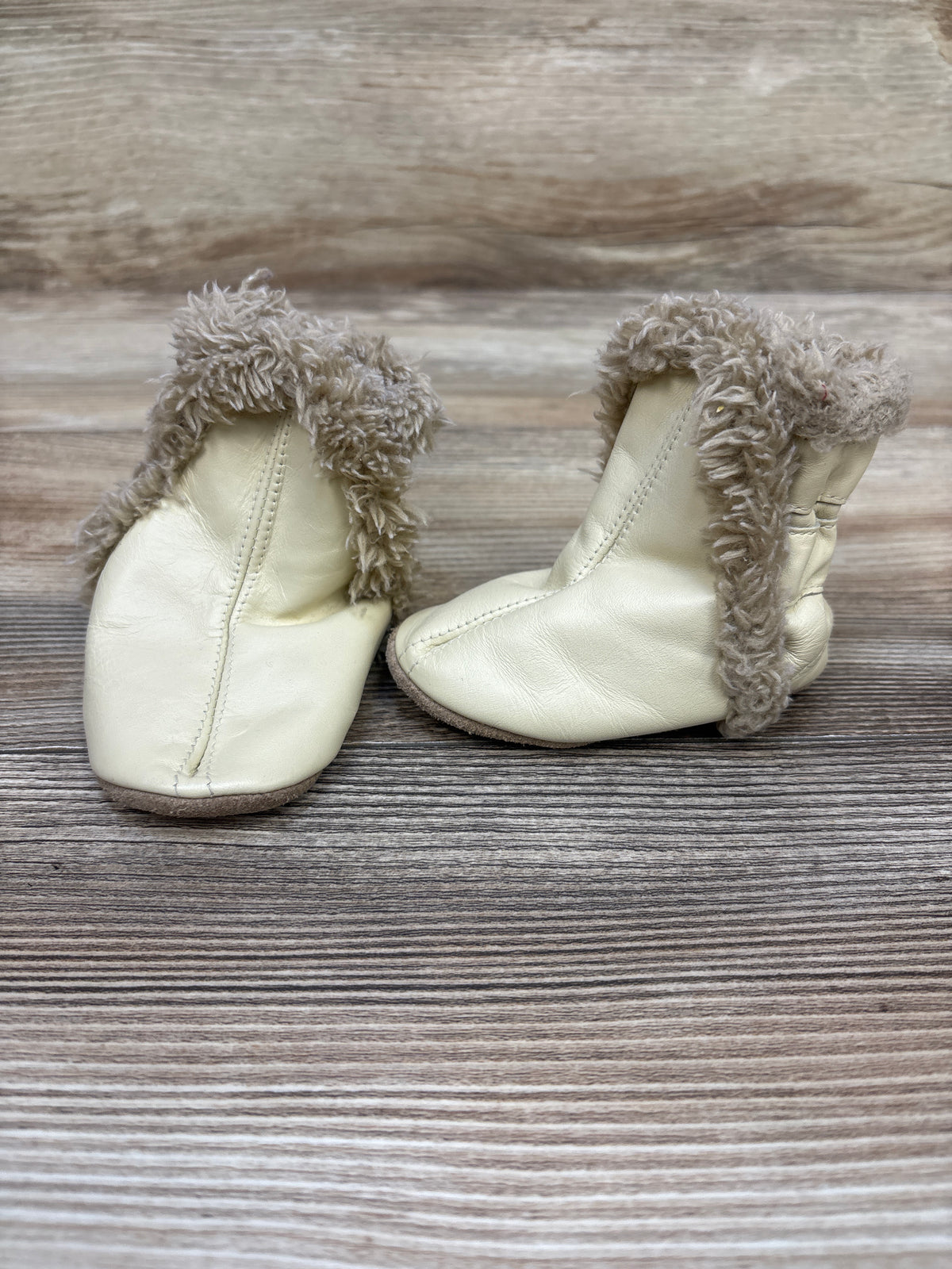 Robeez Classic Soft Sole Booties Cream sz 0-6m