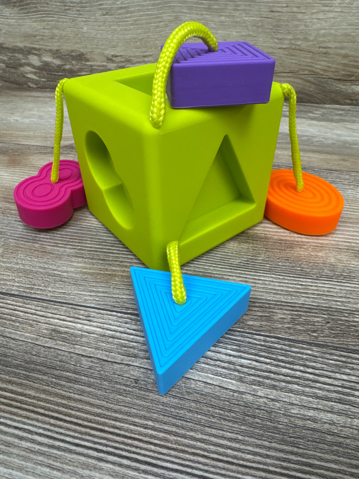 Fat Brain Toys OombeeCube