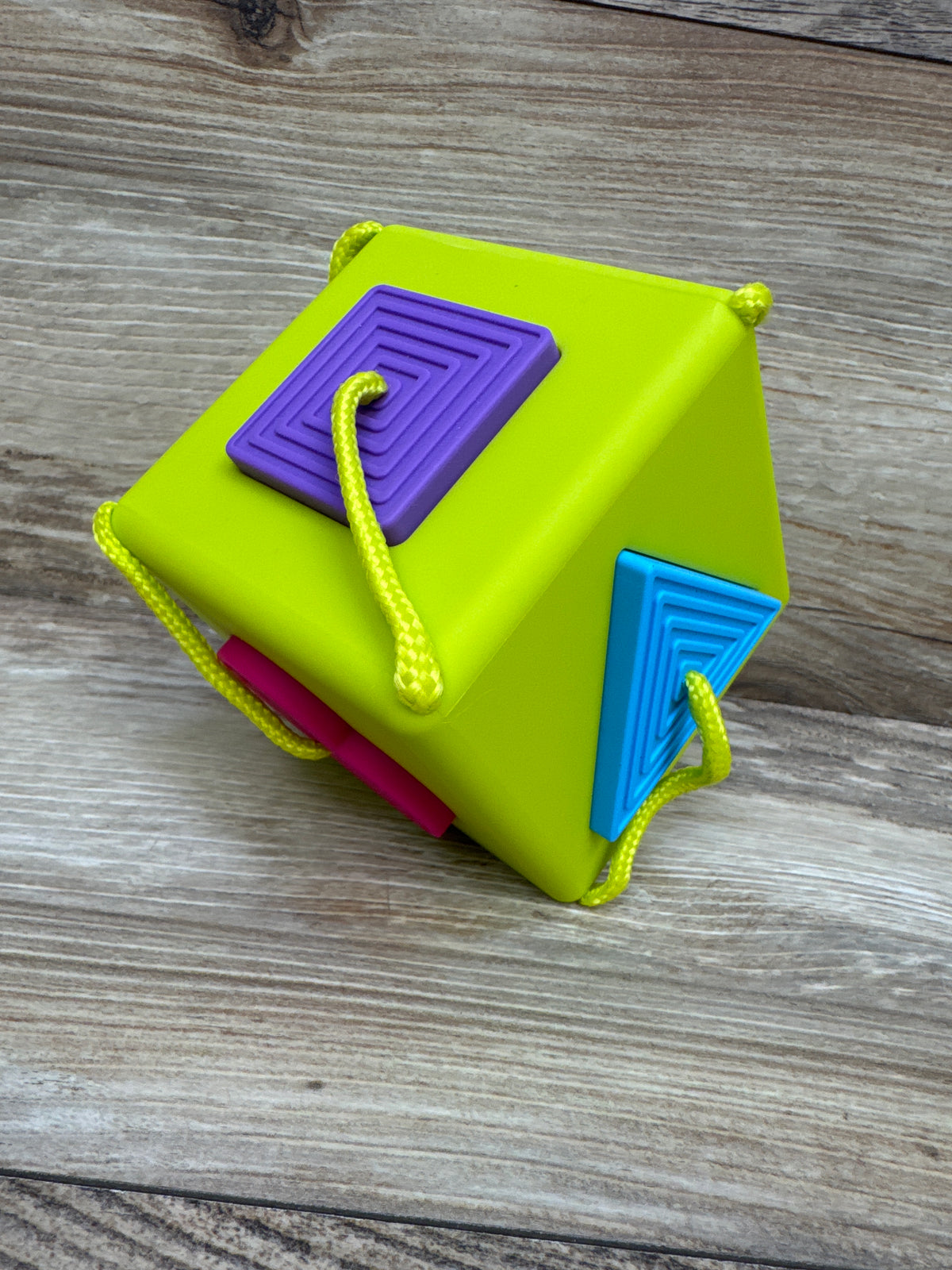 Fat Brain Toys OombeeCube