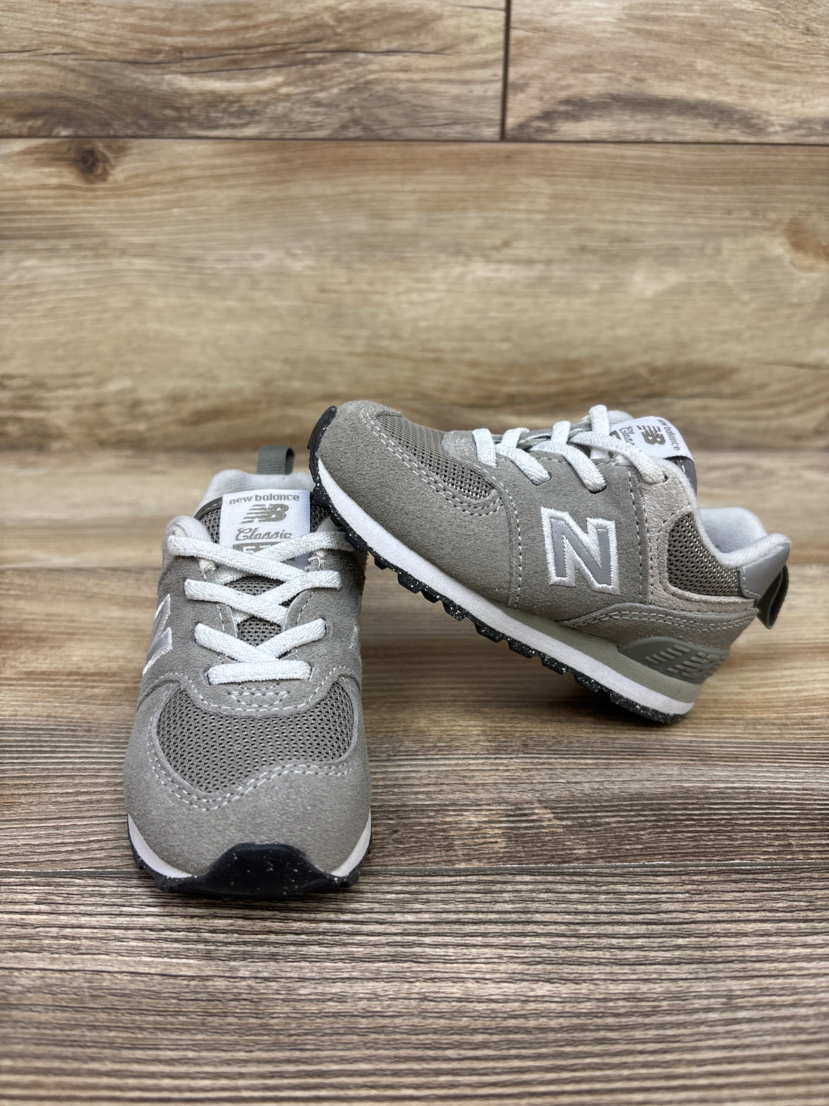 New Balance 574 Lace-Up Sneakers Beige sz 6c