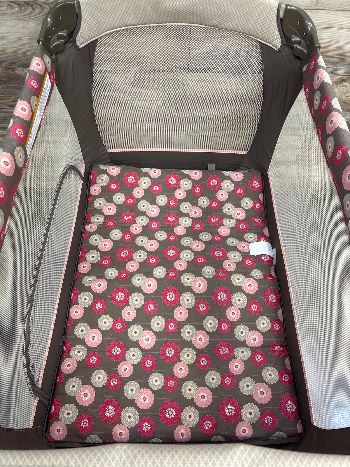 Graco Pack 'n Play Portable Playard in Faith*
