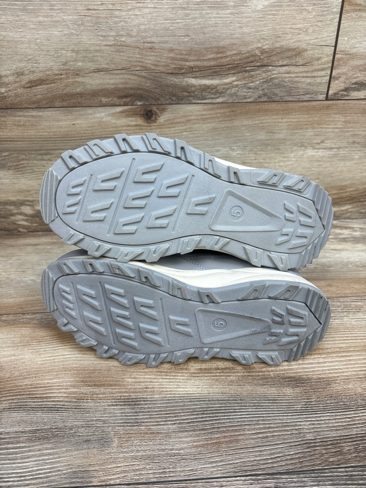 NEW Cat & Jack Noah Hiker Winter Boots Grey sz 5Y