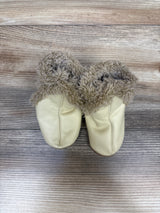 Robeez Classic Soft Sole Booties Cream sz 0-6m