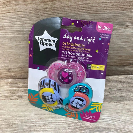 NEW Tommee Tippee Day And Night Pacifiers, 3pk - Me 'n Mommy To Be